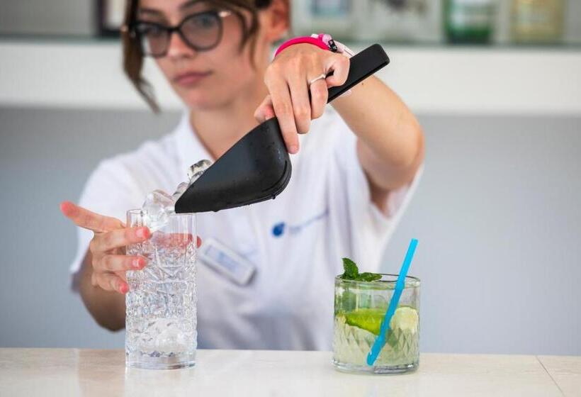 فندق International