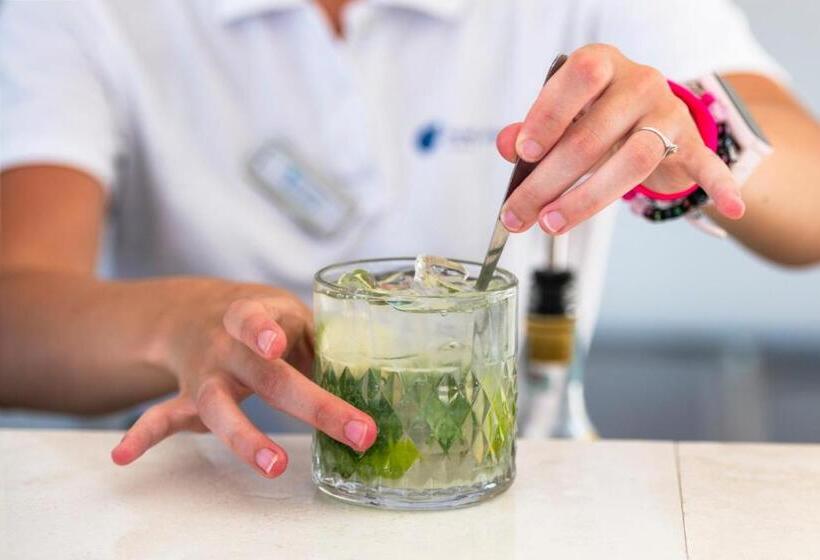 فندق International