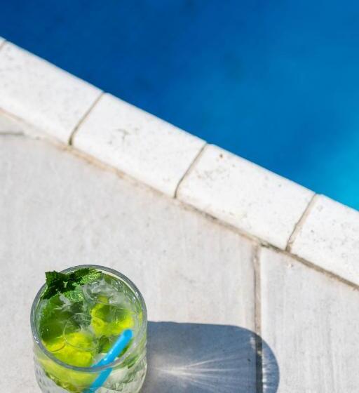 فندق International