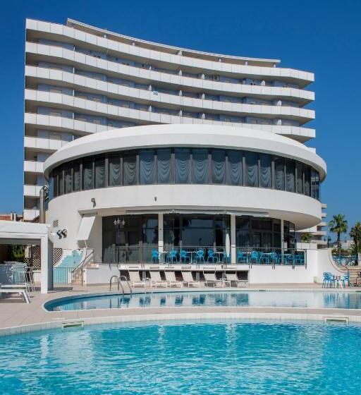 فندق International