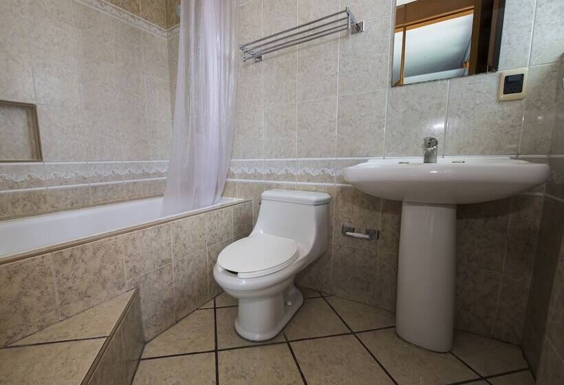 هتل Suites De Reyes