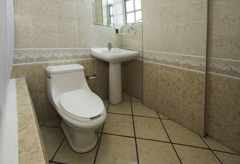 هتل Suites De Reyes