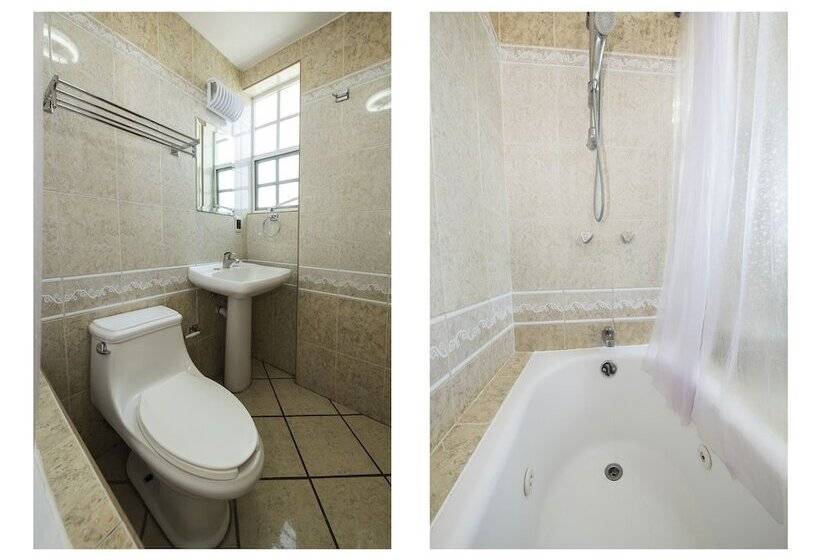 هتل Suites De Reyes