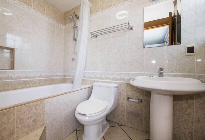 هتل Suites De Reyes