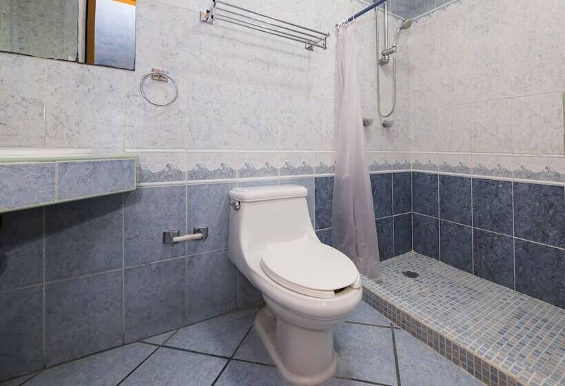 هتل Suites De Reyes