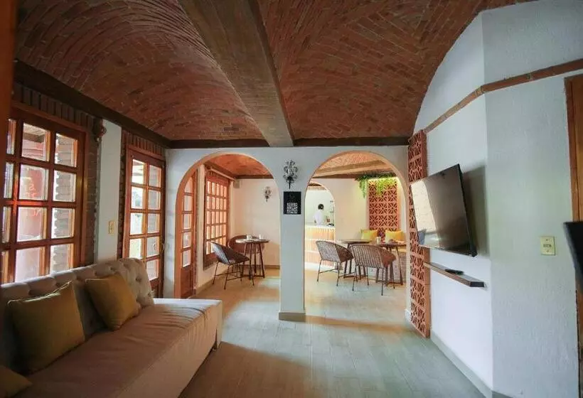 ホテル Suites Paraiso Tequis