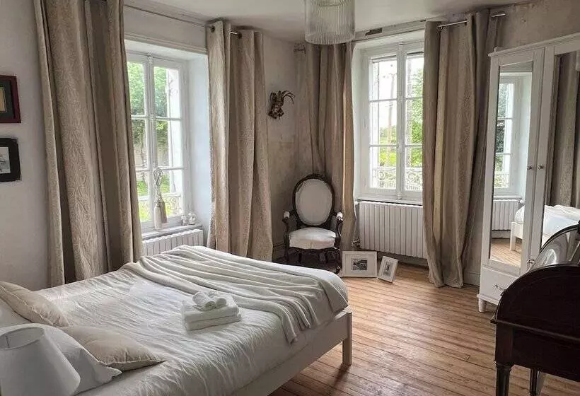 Aamiaismajoitus (B&B) Manoir De Grimbosq
