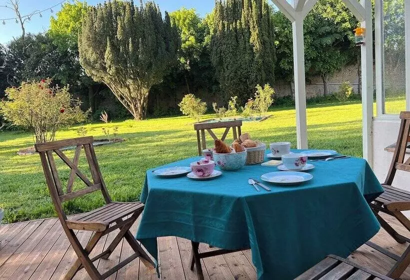 Aamiaismajoitus (B&B) Manoir De Grimbosq