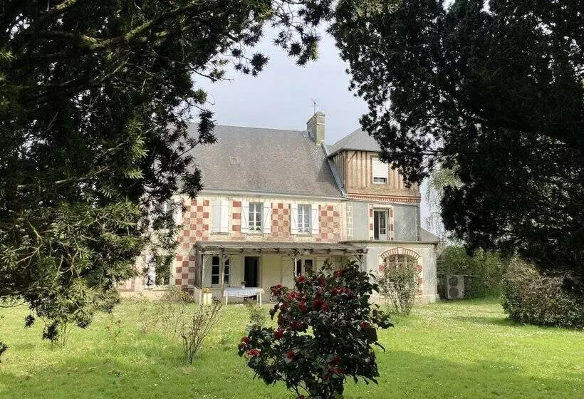 Aamiaismajoitus (B&B) Manoir De Grimbosq