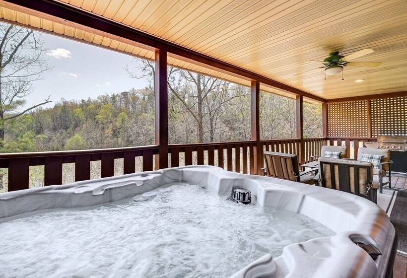 Cozy Sevierville Cabin W/ Hot Tub, Mountain Views!