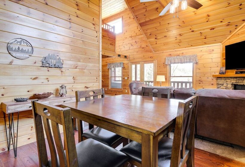Cozy Sevierville Cabin W/ Hot Tub, Mountain Views!