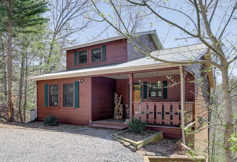 Cozy Sevierville Cabin W/ Hot Tub, Mountain Views!