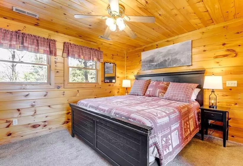 Cozy Sevierville Cabin W/ Hot Tub, Mountain Views!