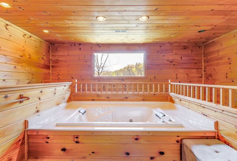 Cozy Sevierville Cabin W/ Hot Tub, Mountain Views!