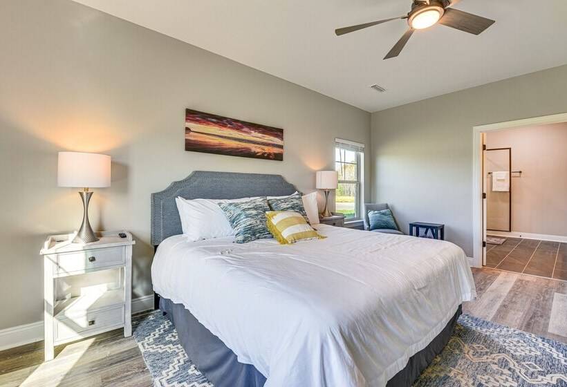 Modern Dothan Home Near Downtown & Hospitals!