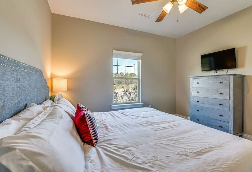 Modern Dothan Home Near Downtown & Hospitals!