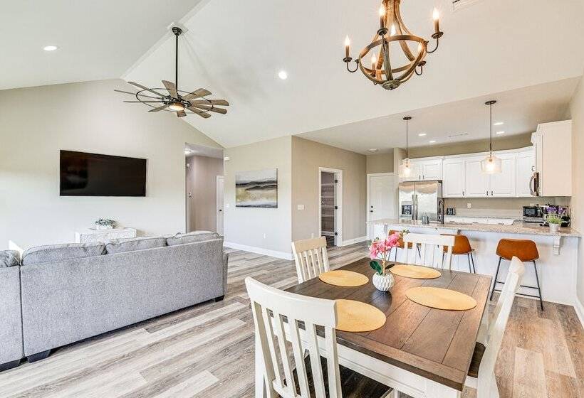 Modern Dothan Home Near Downtown & Hospitals!