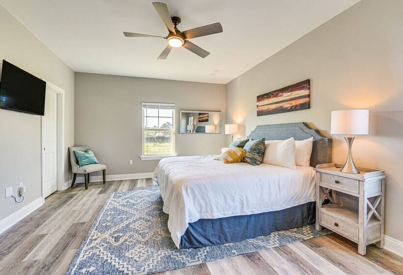 Modern Dothan Home Near Downtown & Hospitals!