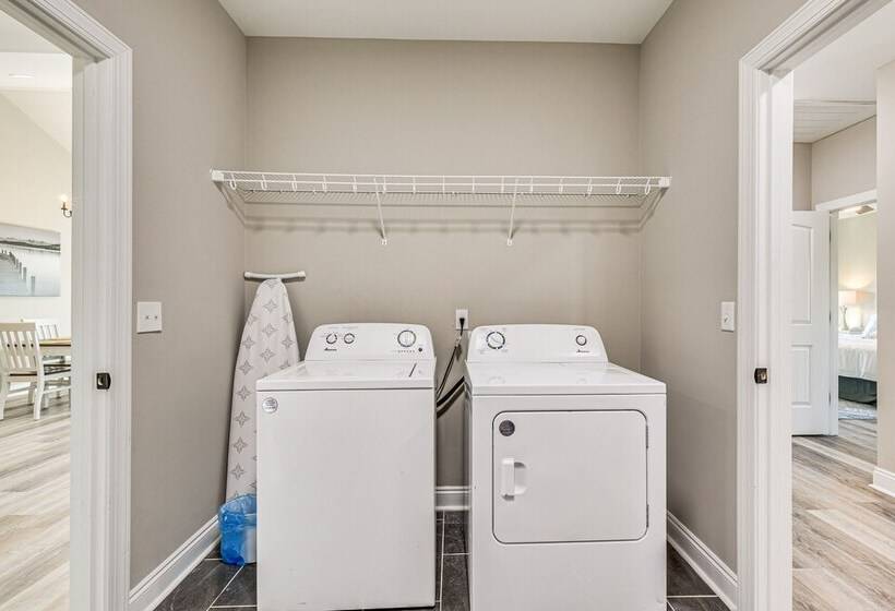 Modern Dothan Home Near Downtown & Hospitals!