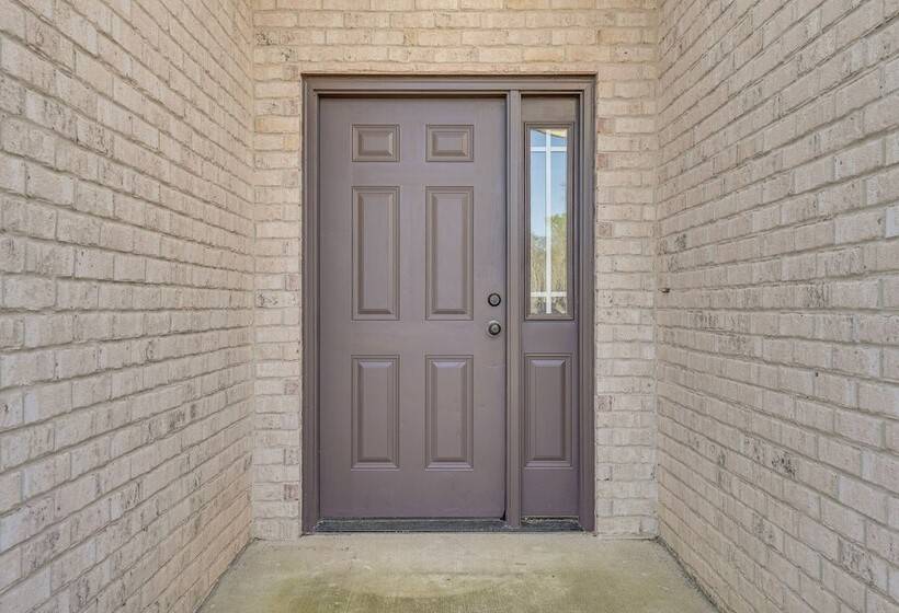 Modern Dothan Home Near Downtown & Hospitals!