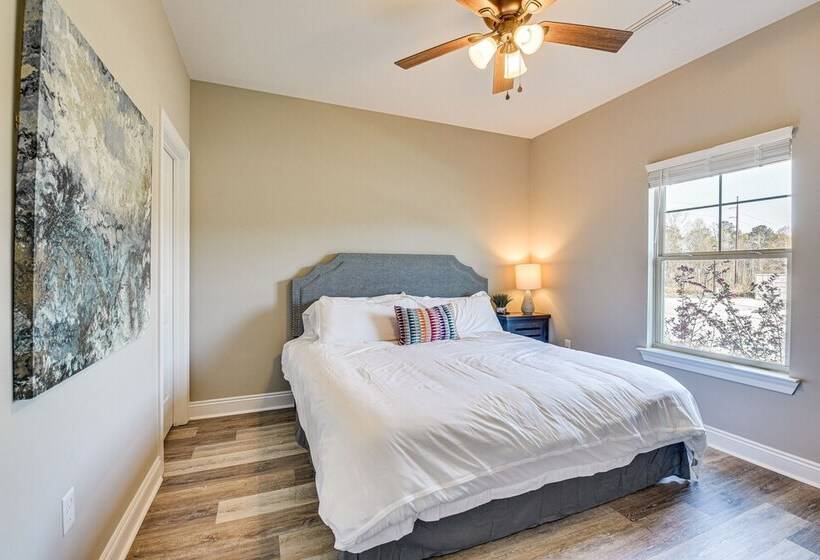 Modern Dothan Home Near Downtown & Hospitals!