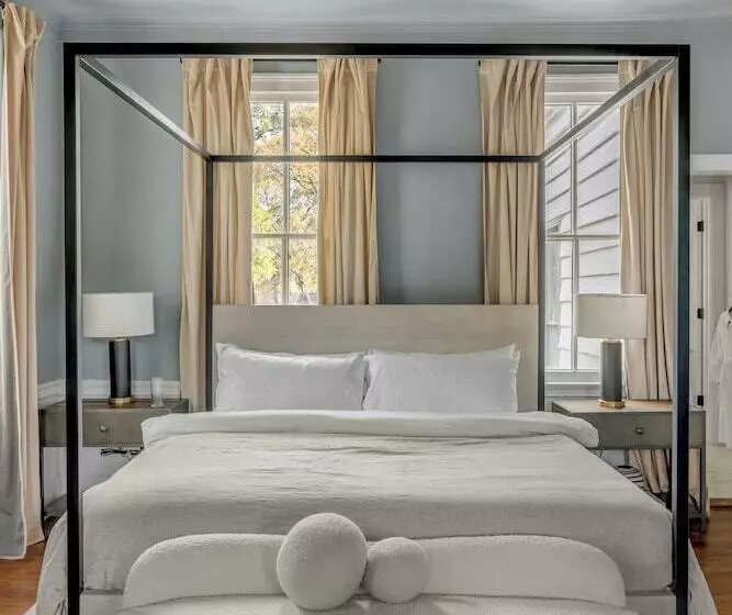 ペンション Circa 1785