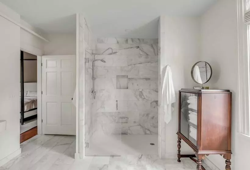 ペンション Circa 1785