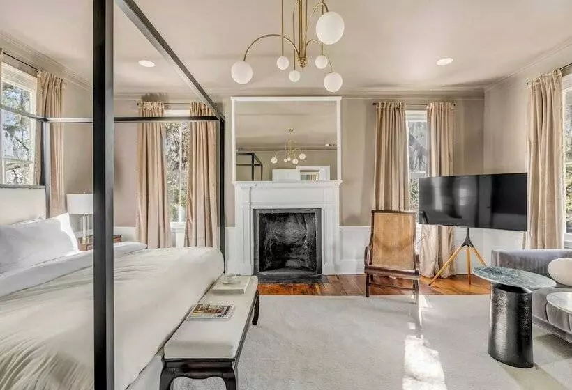 ペンション Circa 1785