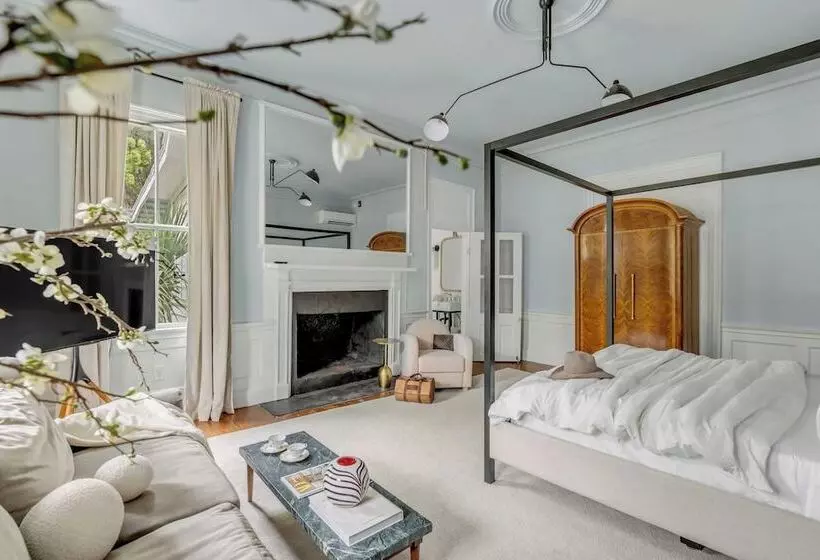 ペンション Circa 1785