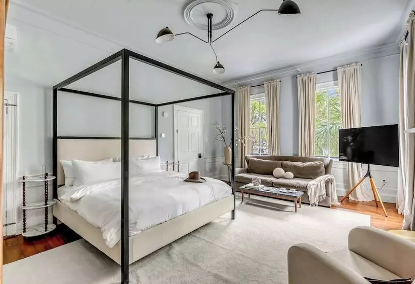 ペンション Circa 1785