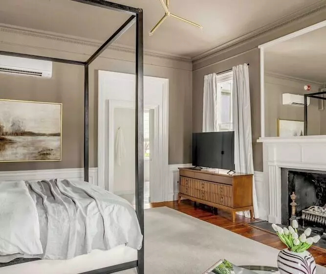 ペンション Circa 1785