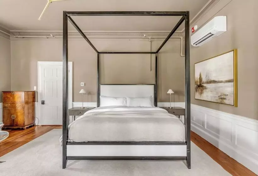 ペンション Circa 1785