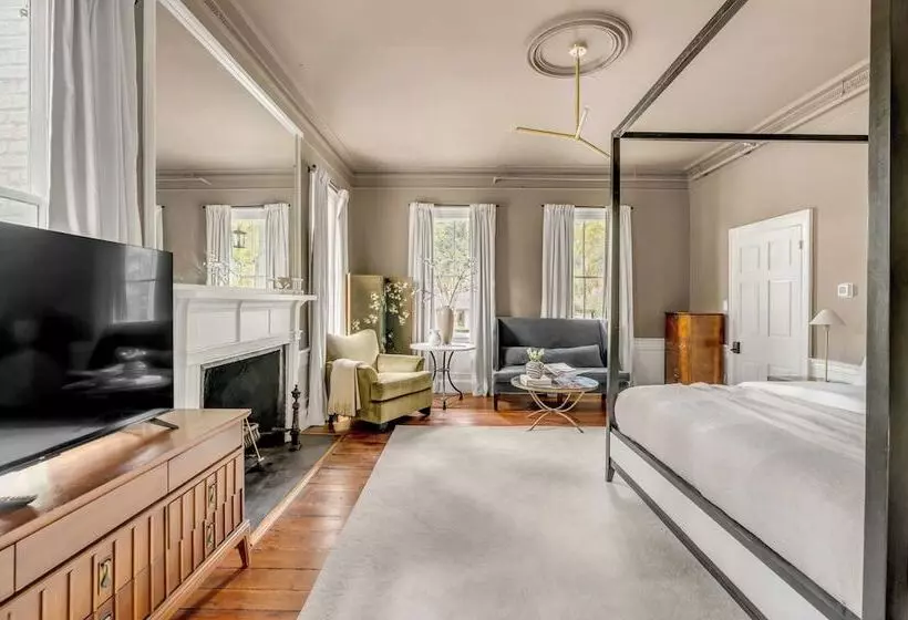 ペンション Circa 1785