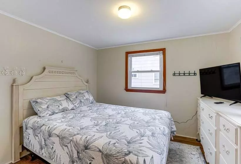 Pet Friendly Long Beach Island Home: Walk To Beach