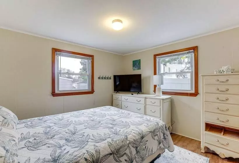 Pet Friendly Long Beach Island Home: Walk To Beach