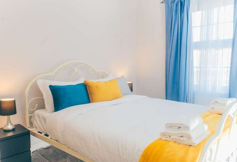 اقامتگاه Remarkable 4 Bed House In Cardiff