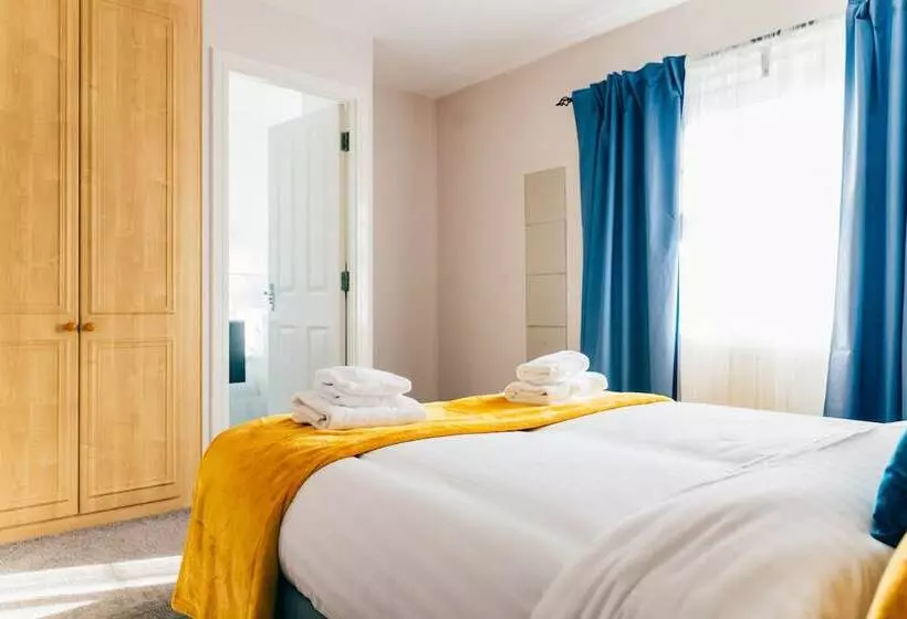 اقامتگاه Remarkable 4 Bed House In Cardiff