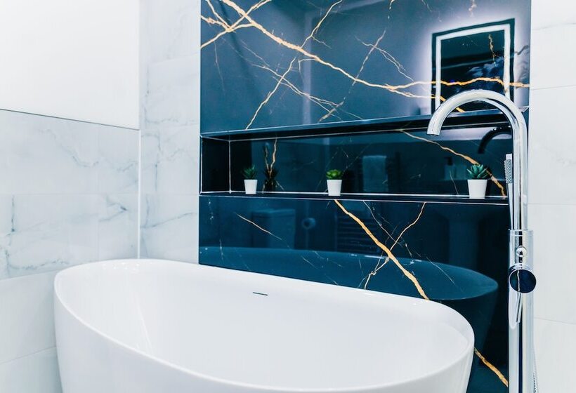 اقامتگاه Remarkable 4 Bed House In Cardiff