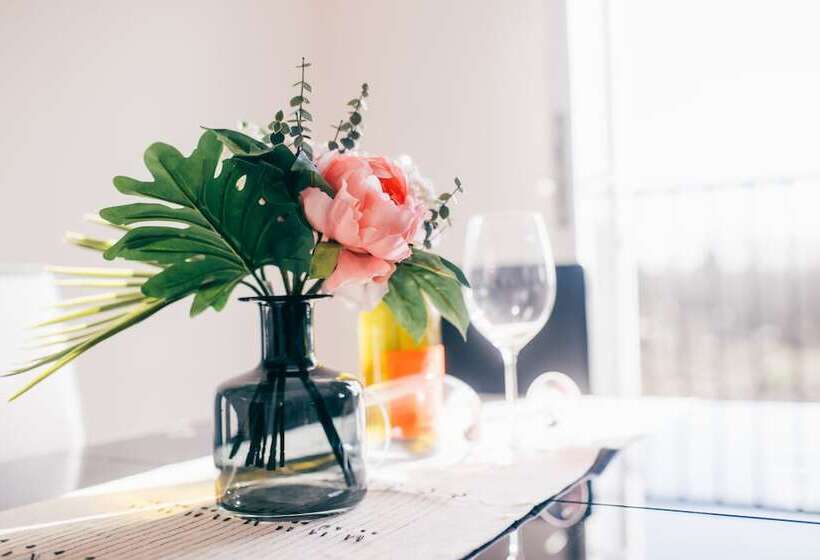 اقامتگاه Remarkable 4 Bed House In Cardiff