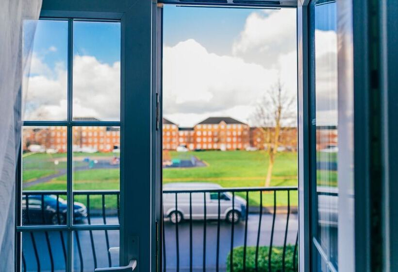 اقامتگاه Remarkable 4 Bed House In Cardiff