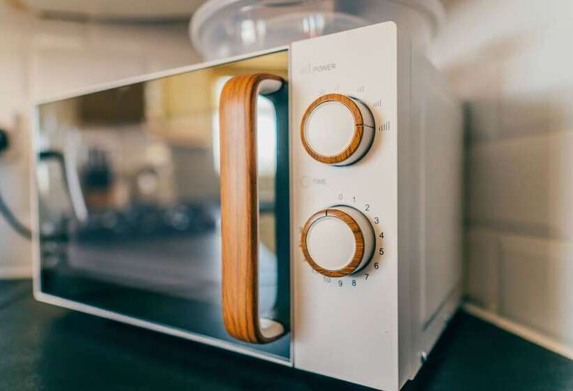 اقامتگاه Remarkable 4 Bed House In Cardiff