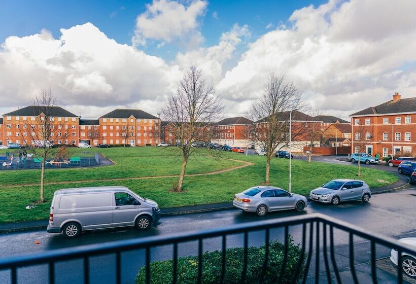 اقامتگاه Remarkable 4 Bed House In Cardiff