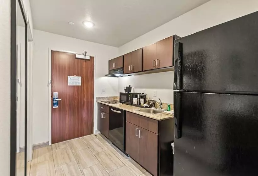 Riverstone Suites By Cobblestone Hotels   Chippewa Falls