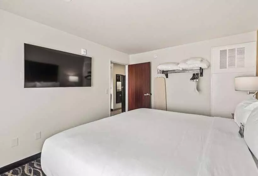 Riverstone Suites By Cobblestone Hotels   Chippewa Falls