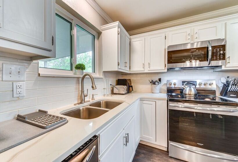 Baton Rouge Home W/ Private Patio: 2 Mi To Lsu!