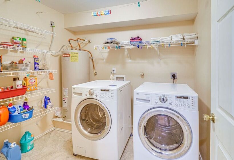 Family Friendly San Antonio Escape W/ Game Room