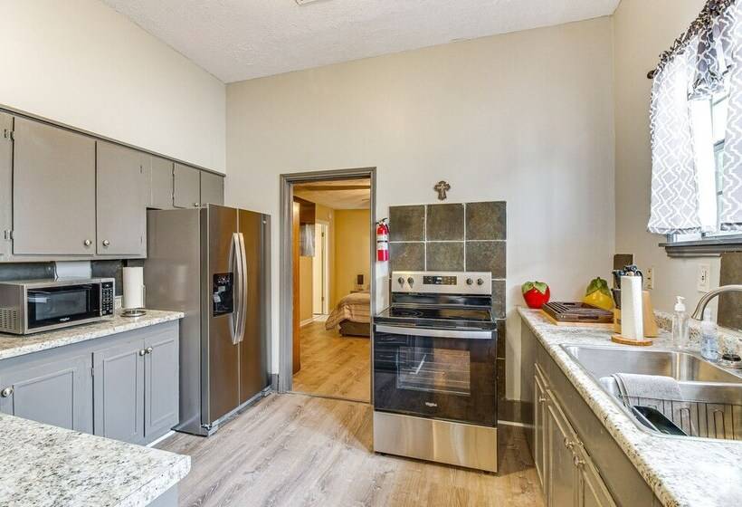 Cozy Vicksburg Home W/ Patio ~ 1 Mi To Riverfront!