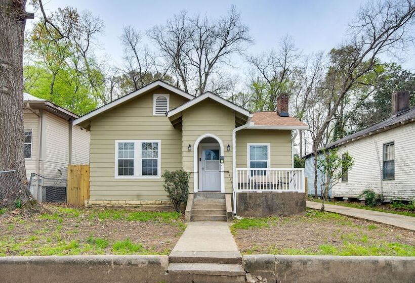 Cozy Vicksburg Home W/ Patio ~ 1 Mi To Riverfront!