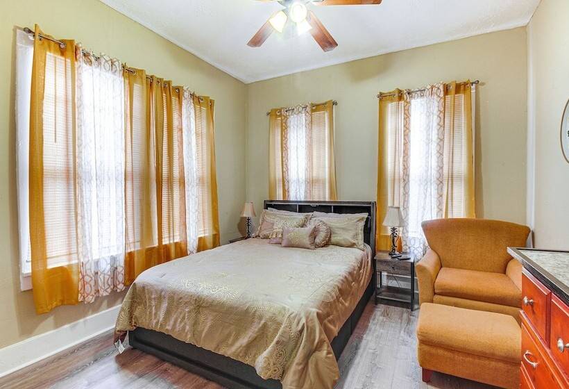 Cozy Vicksburg Home W/ Patio ~ 1 Mi To Riverfront!