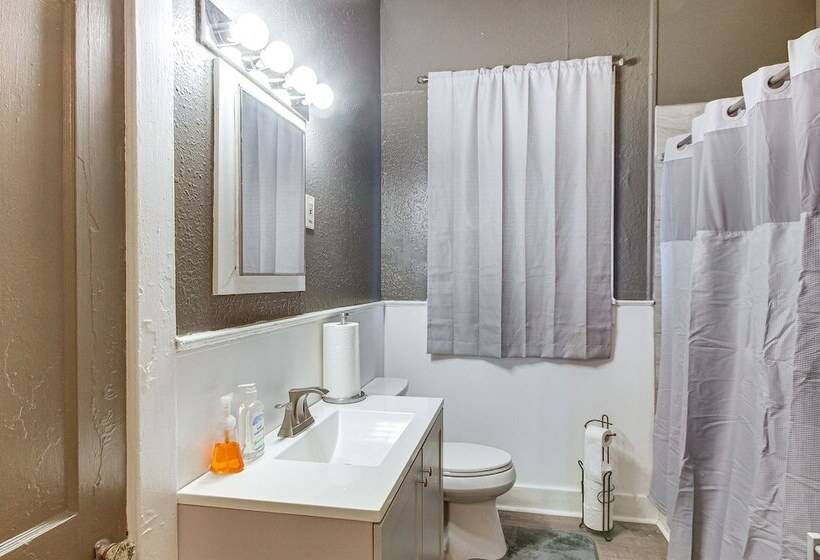 Cozy Vicksburg Home W/ Patio ~ 1 Mi To Riverfront!